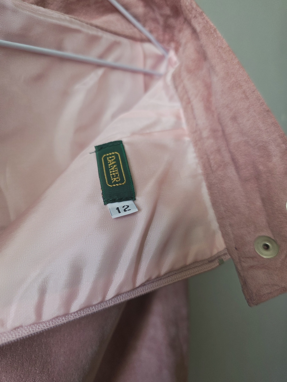 Danier Geniun Leather Vintage Blazer & Skirt Set - Dusty Pink Suede - Picture 6 of 12